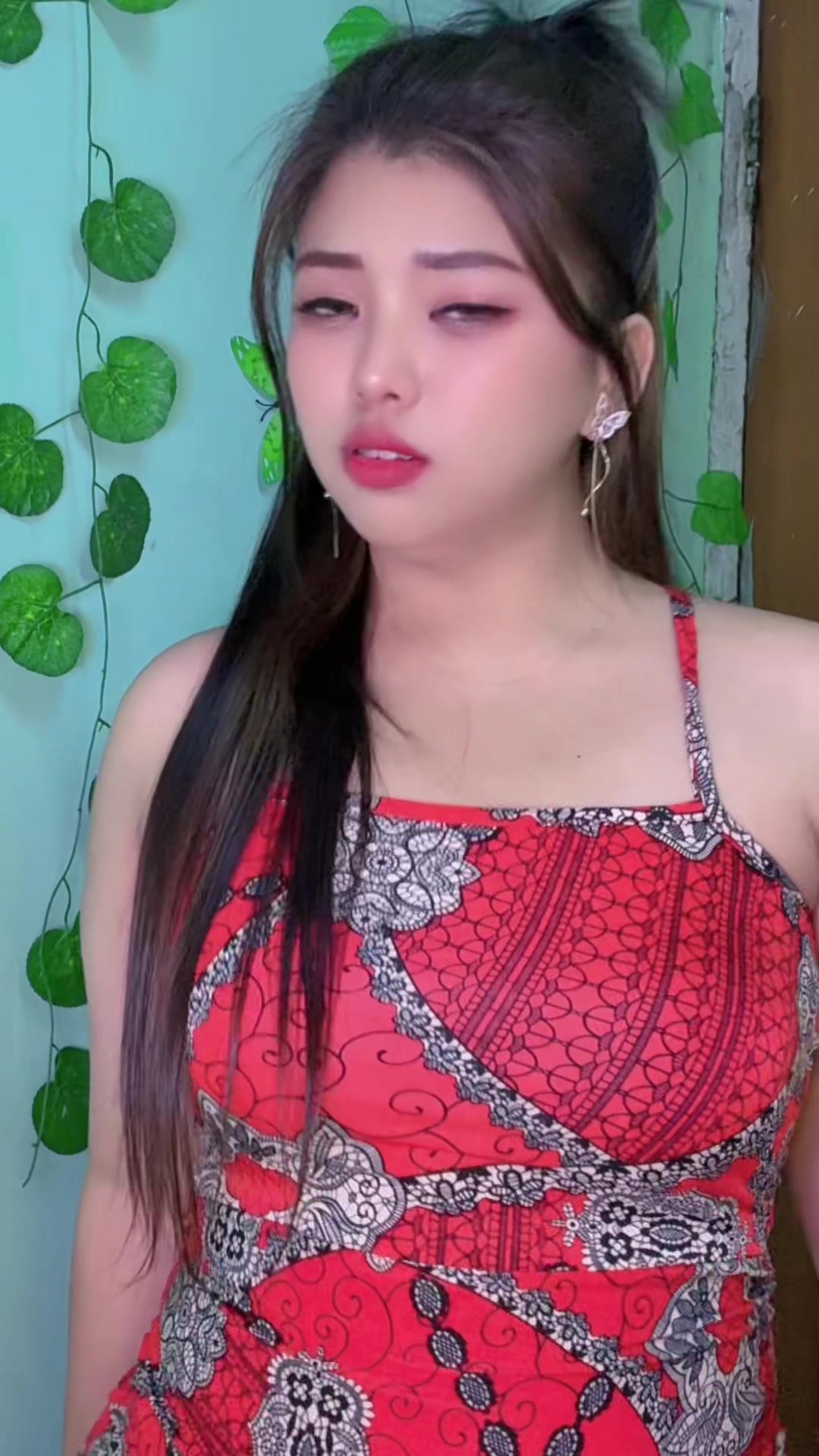 @🌺 Khin Kyae Hmone San 🌺