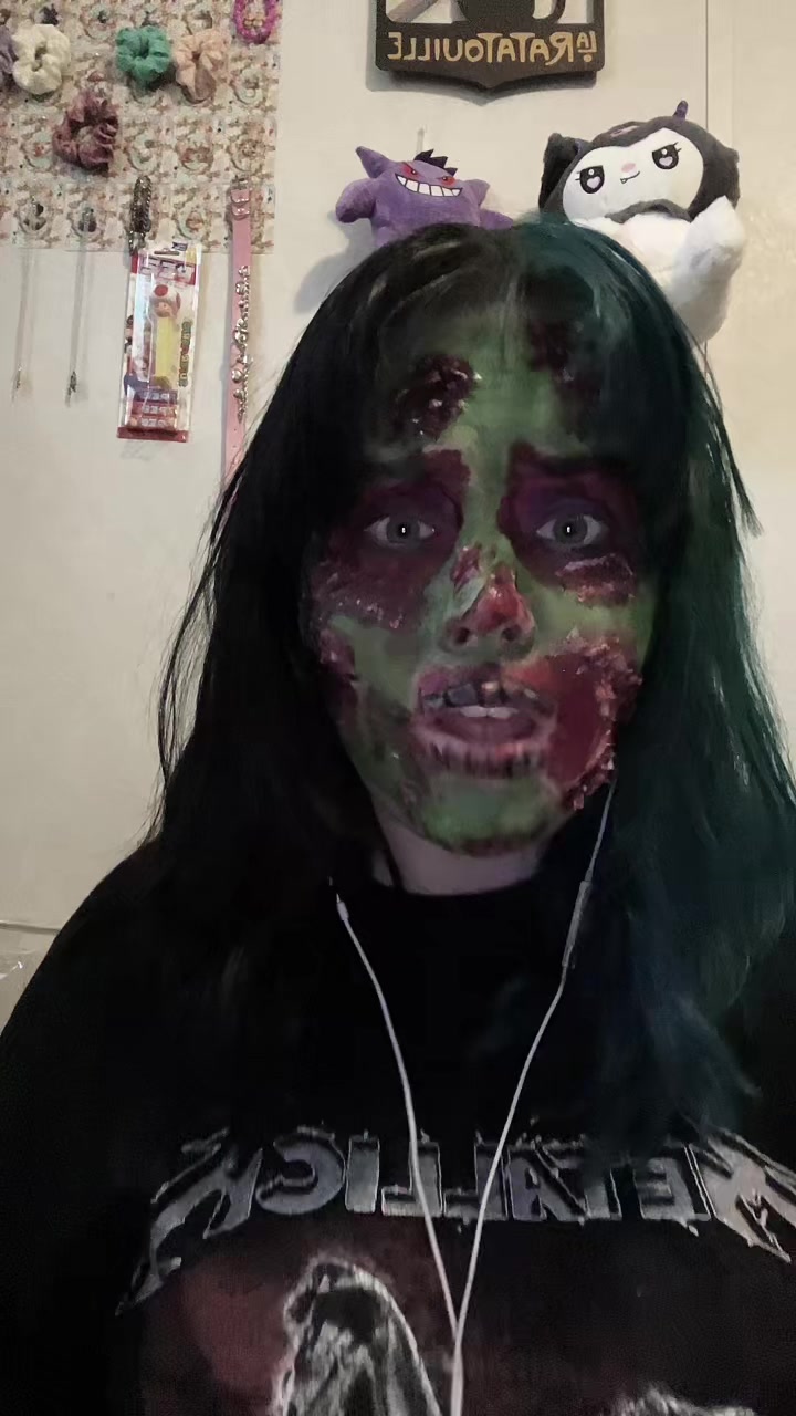 @WeepingRecluse🕷️