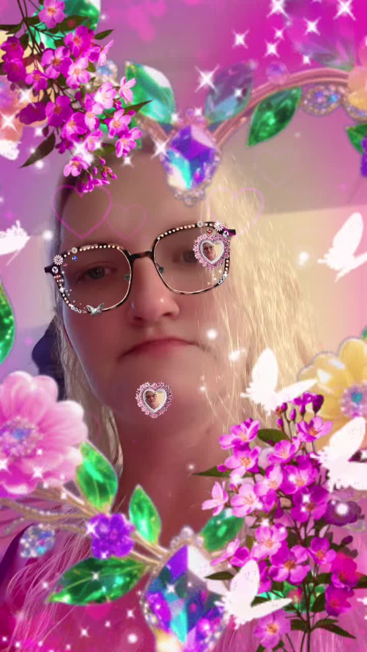 @datgirl_holly_nicholle