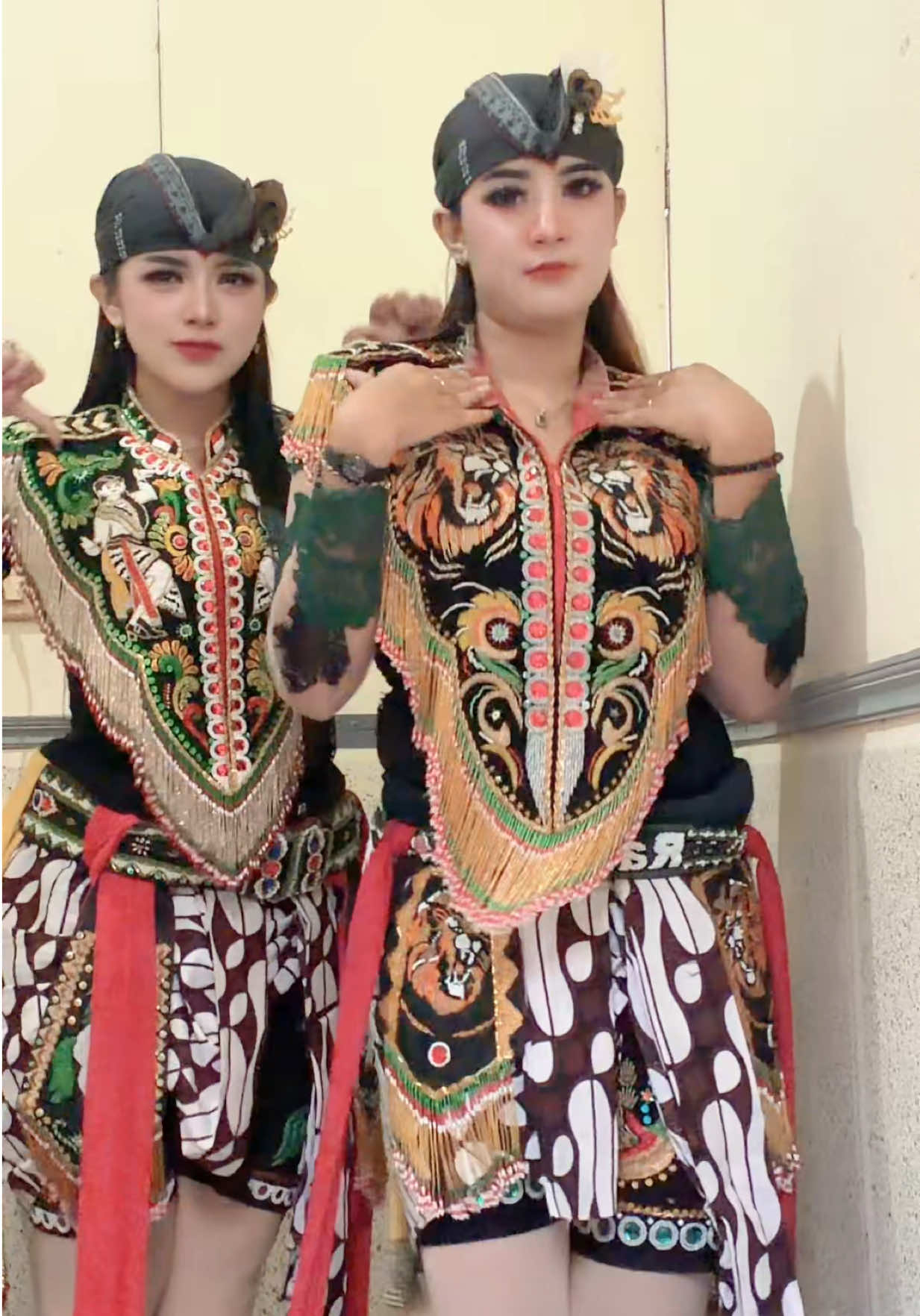 @Aya Chikamatzhu