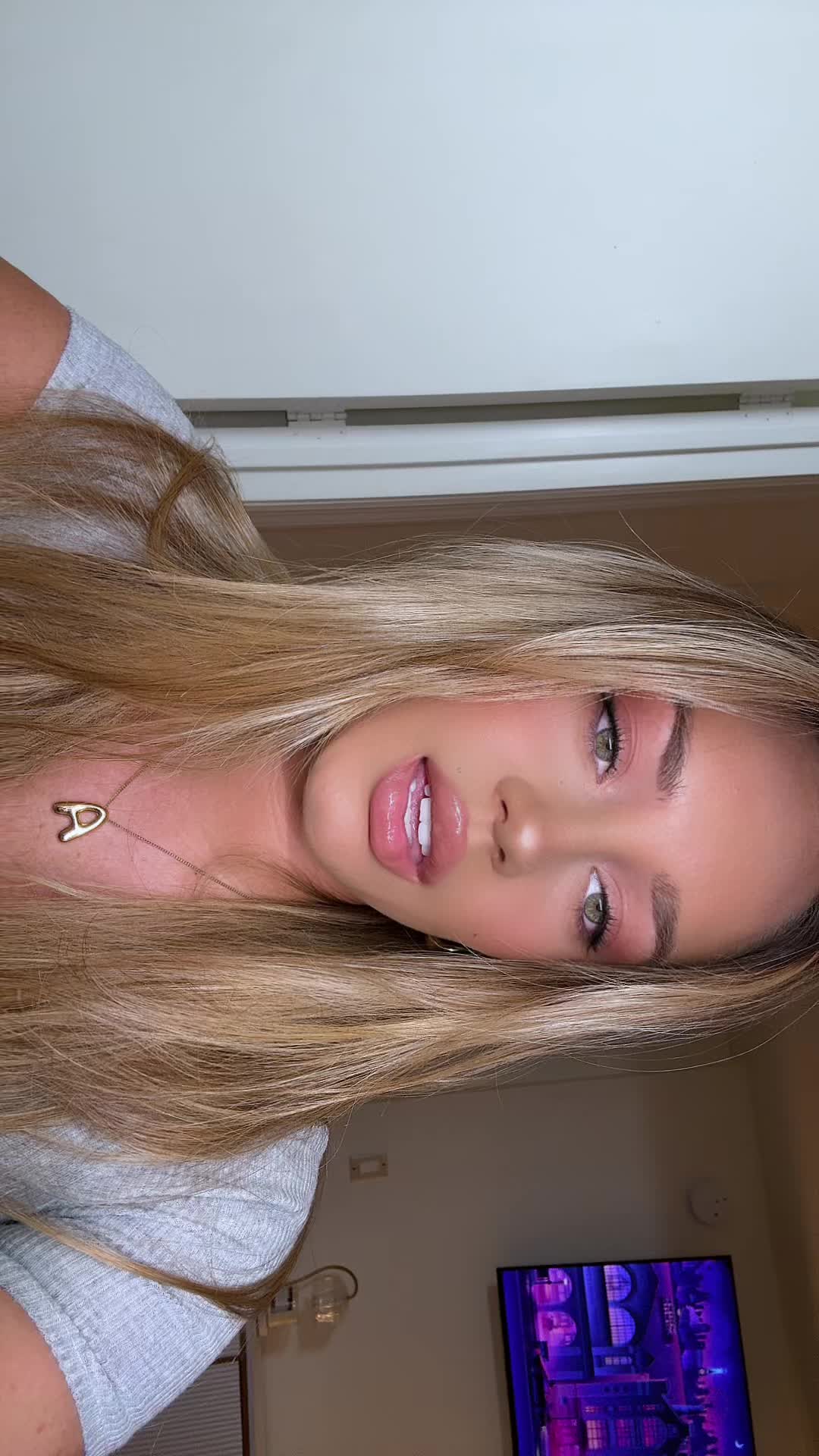 @angelaa.renae
