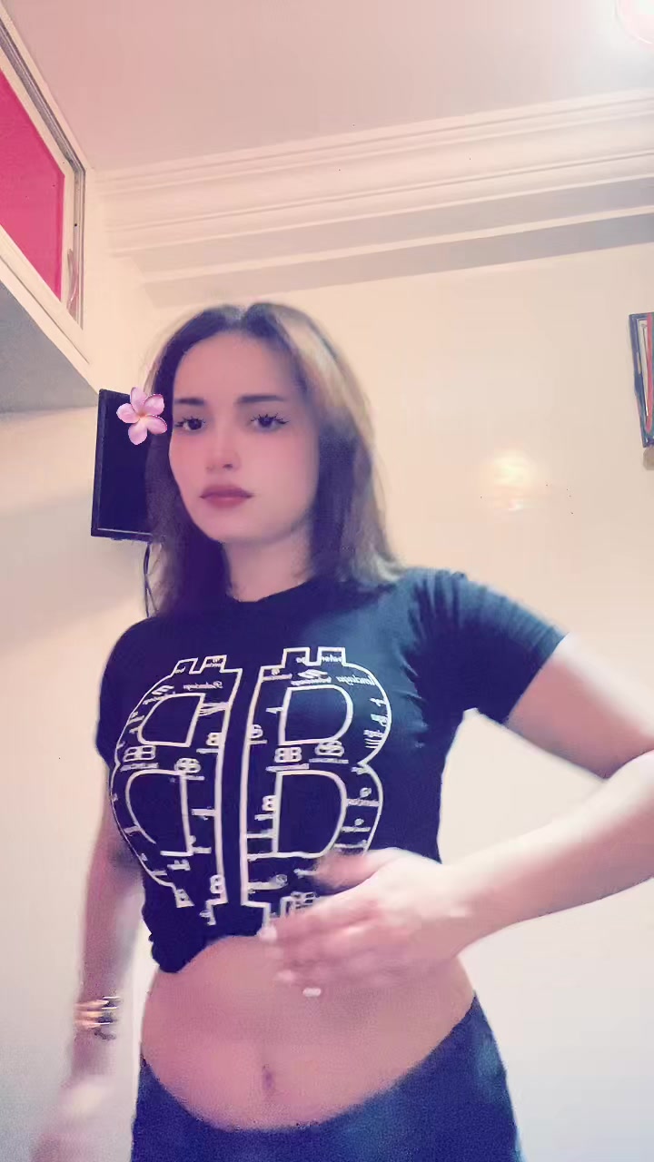 @The_queen👑