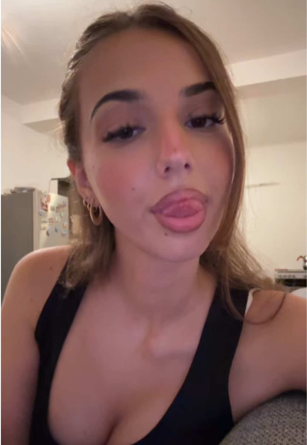 @vjola