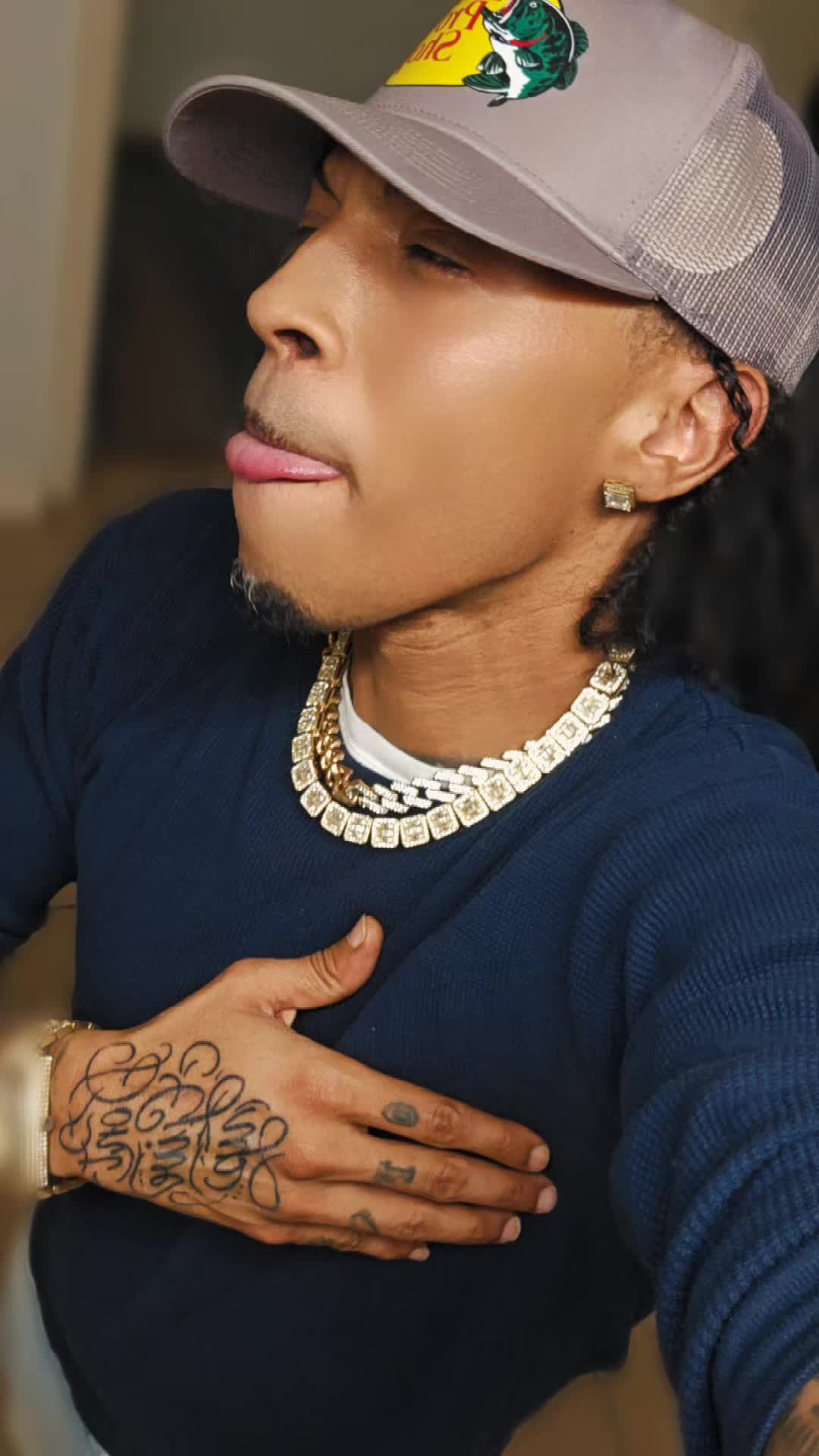 @KViibez