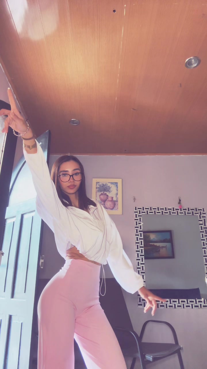 @N e s l y🌸