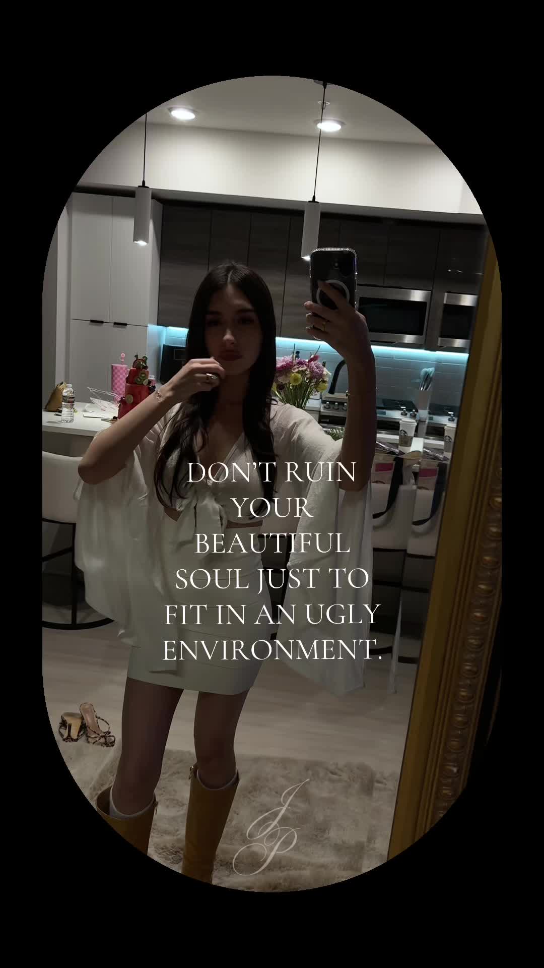 @JOANNA PETRARCA