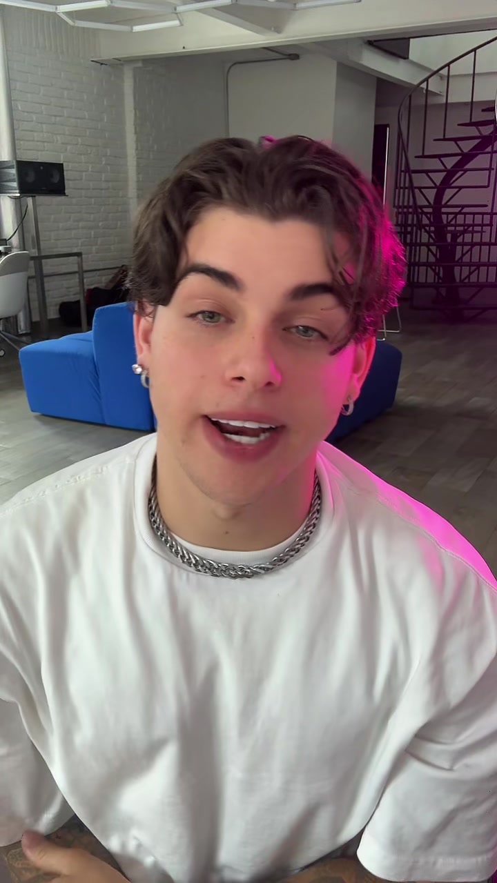 @Elísant