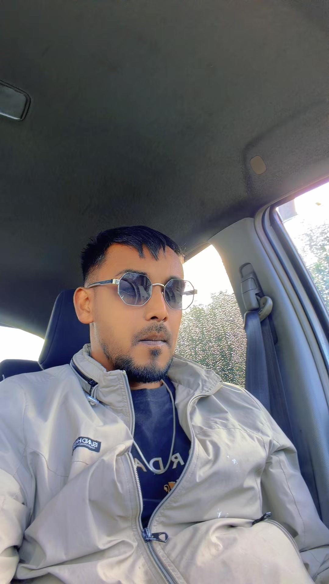 @shafikausmaly