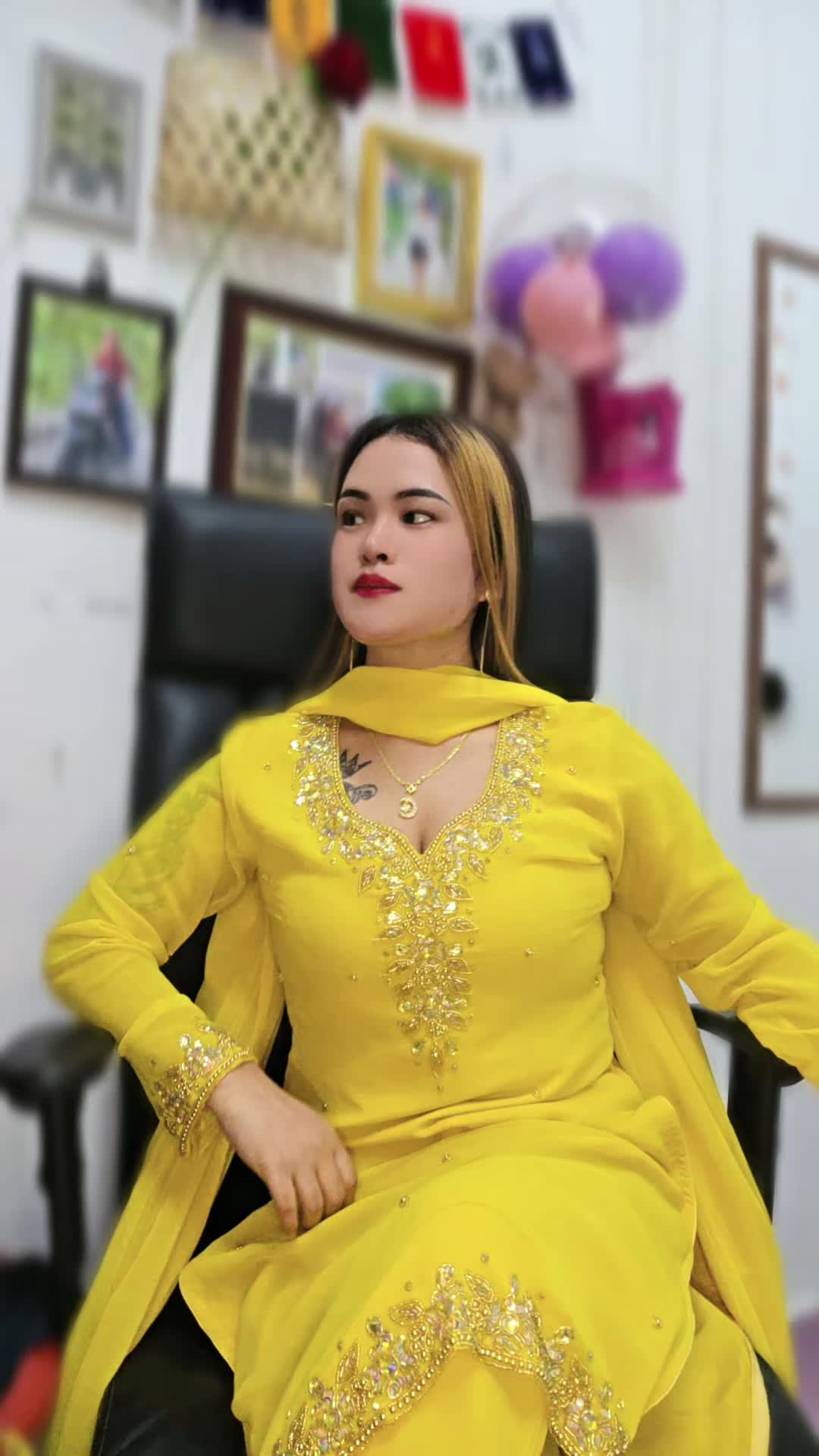@👑🌸Blonsya रानी🌸👑