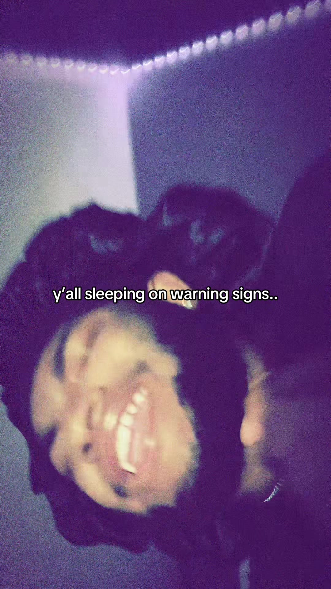 @𝘤𝘩𝘳𝘪𝘴 🐝