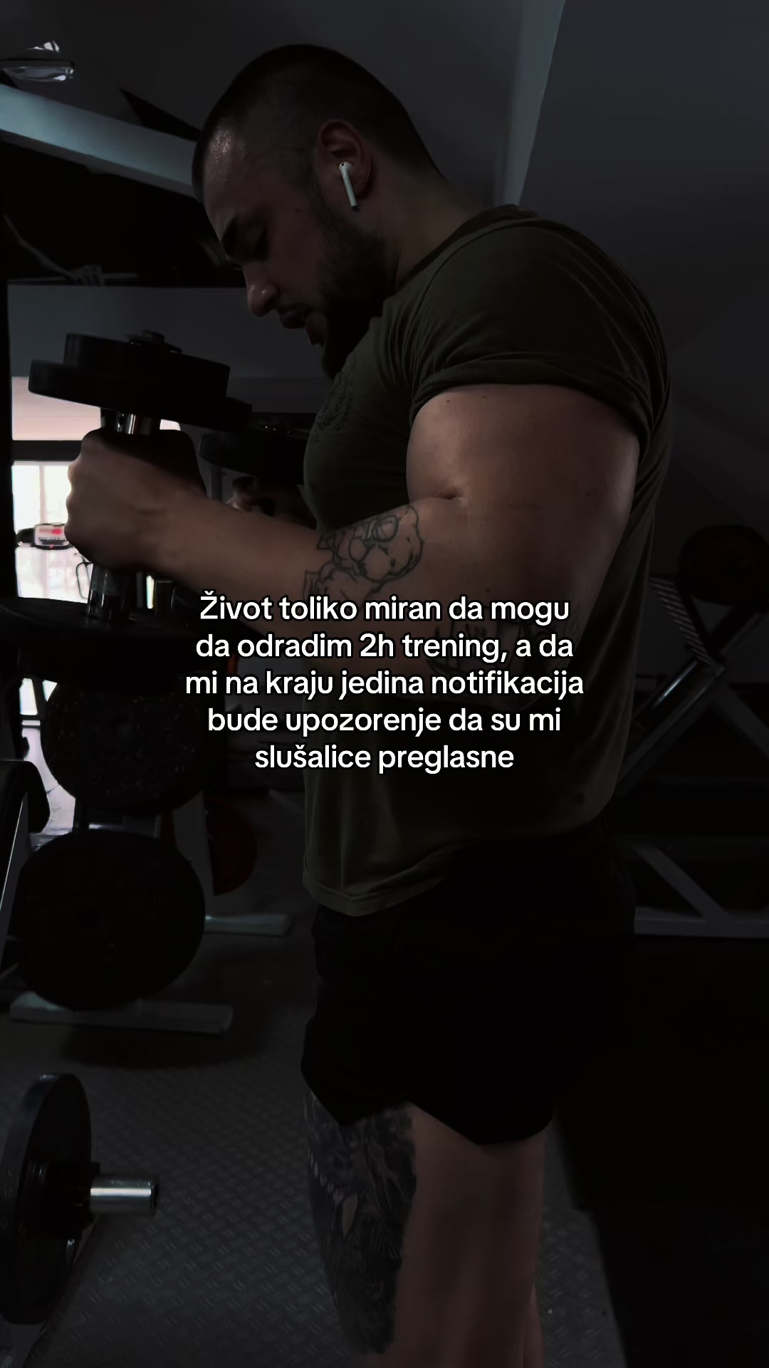 @V U K