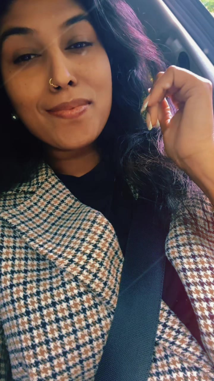 @Tharshi🖤❤️