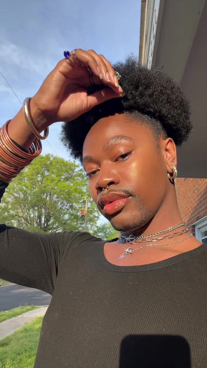 @VenusDiviine🧚🏽&zwj;♂️🤍✨