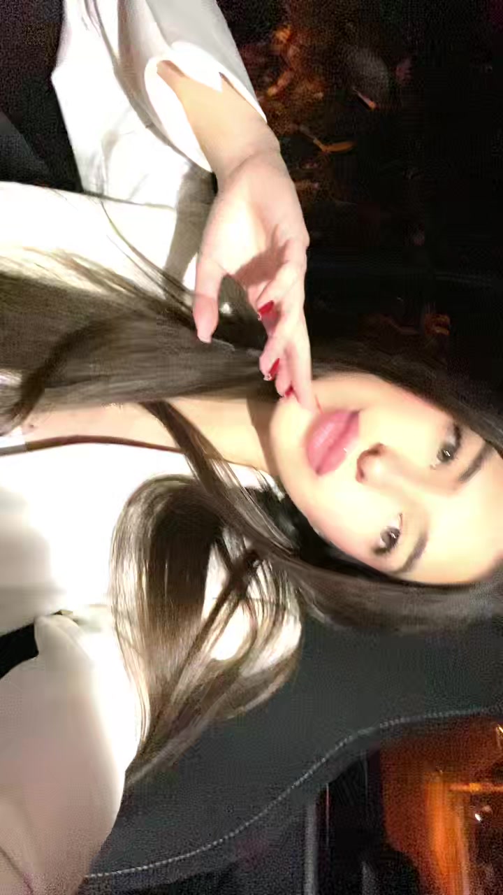@lola