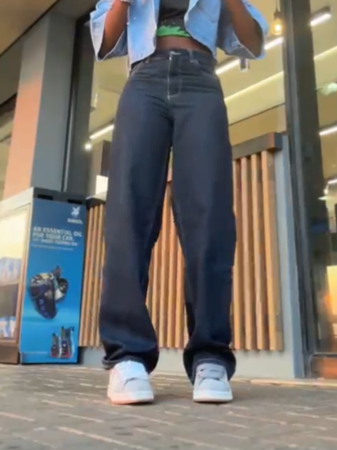 @𝓡.