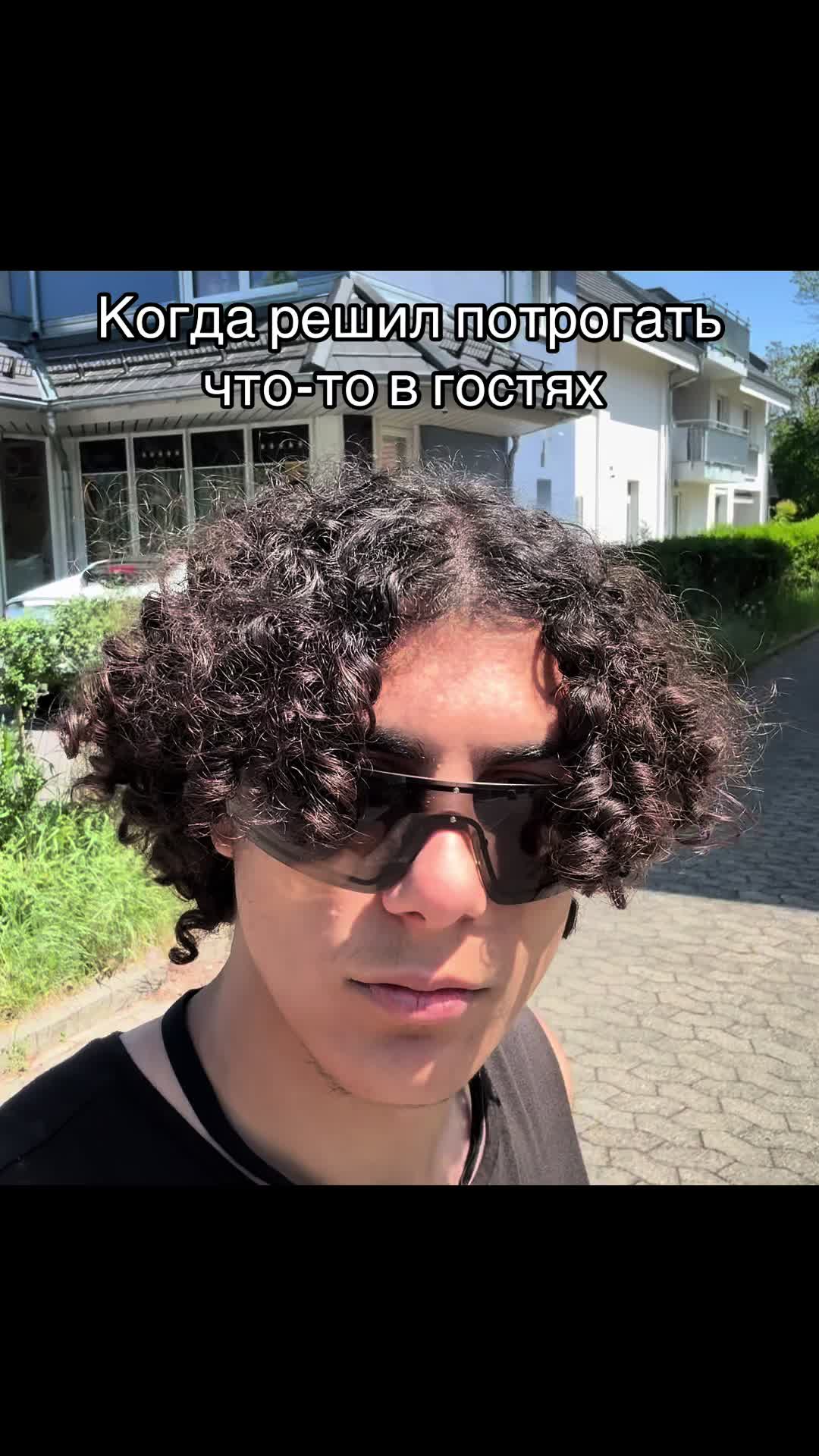 @Miqq