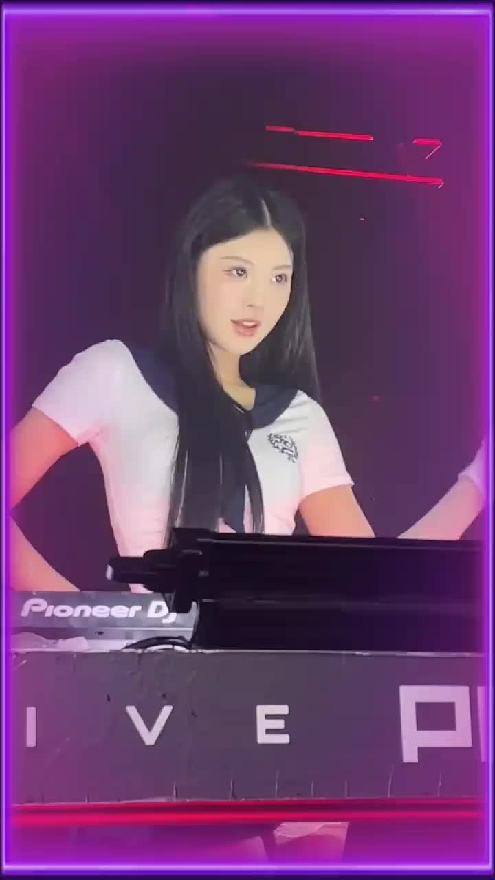 @𝕾𝖈𝖍𝖆𝖙𝖙𝖊𝖓 𝕯𝖗𝖆𝖈𝖍𝖊