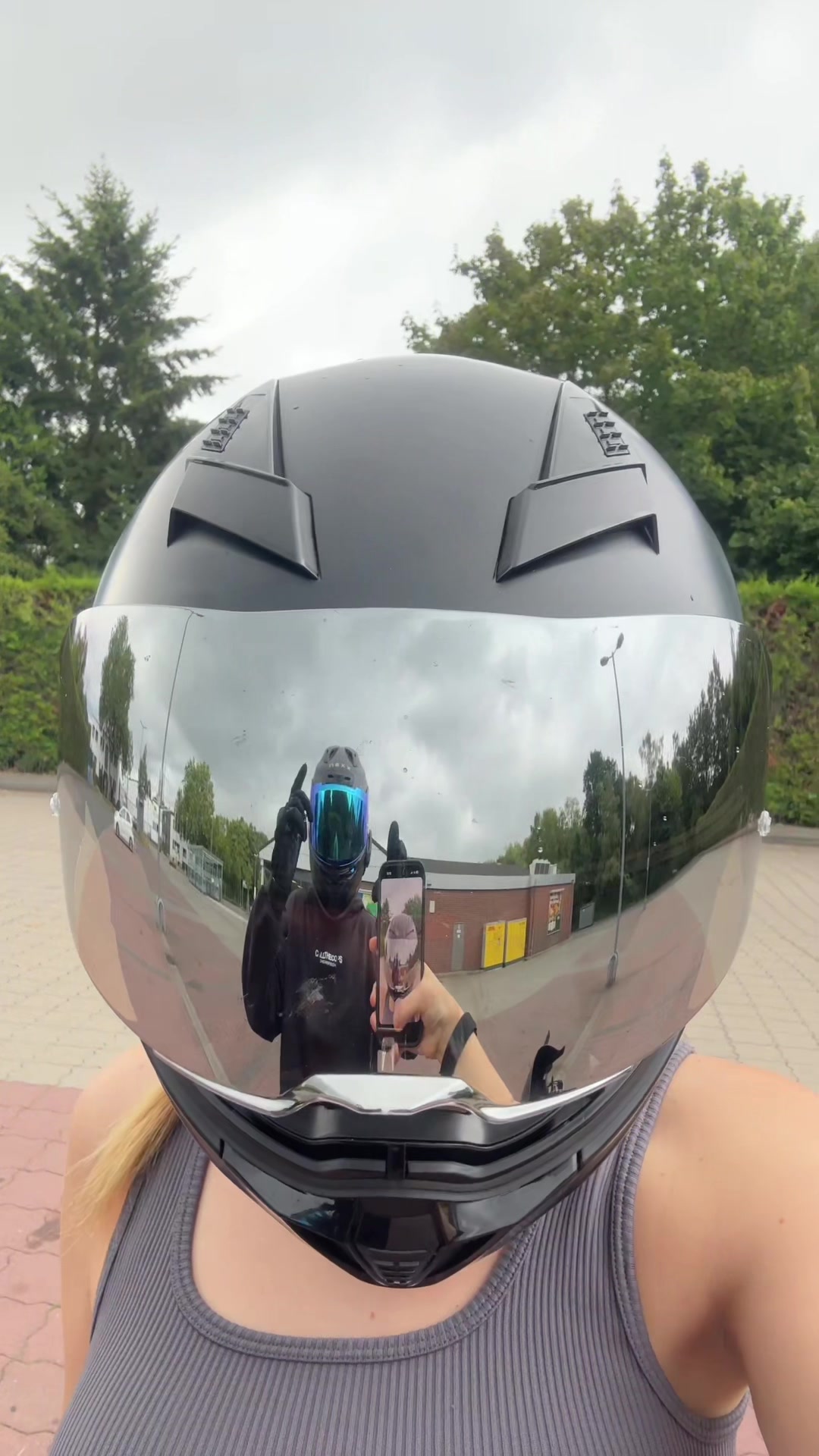 @Bikergirl