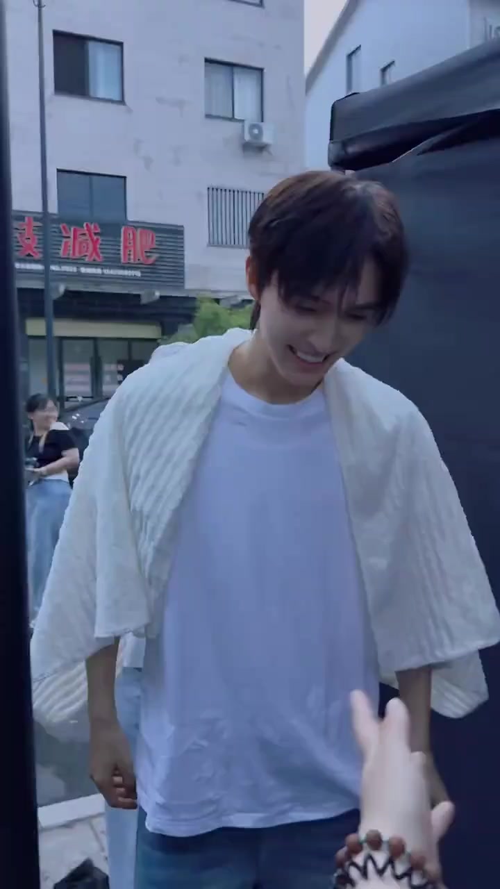 @梁思伟