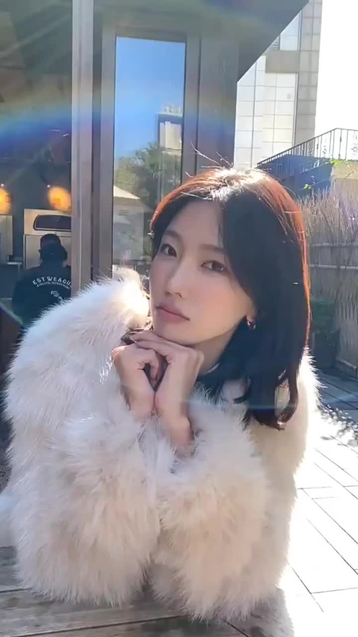 @Fur coat fans