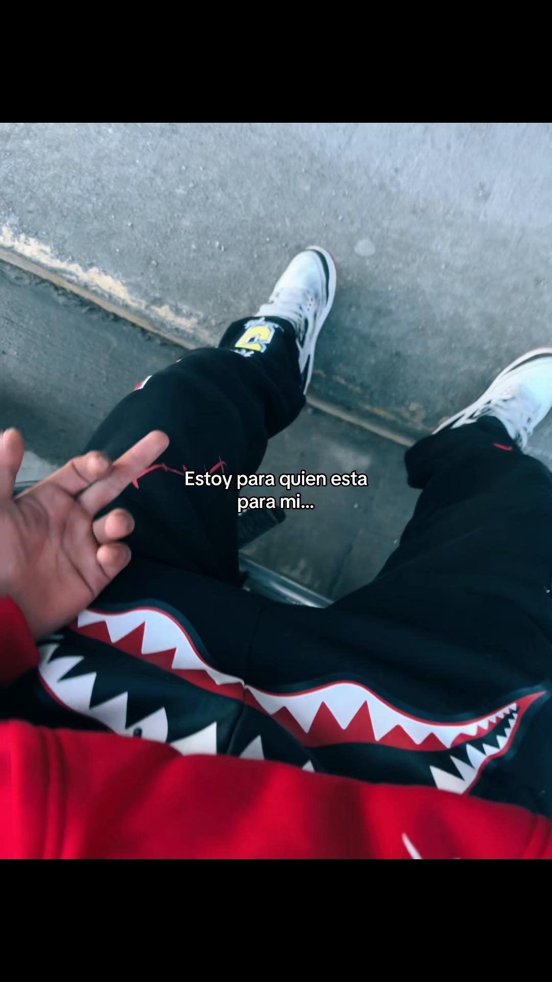 @nandoo🕷️🖤
