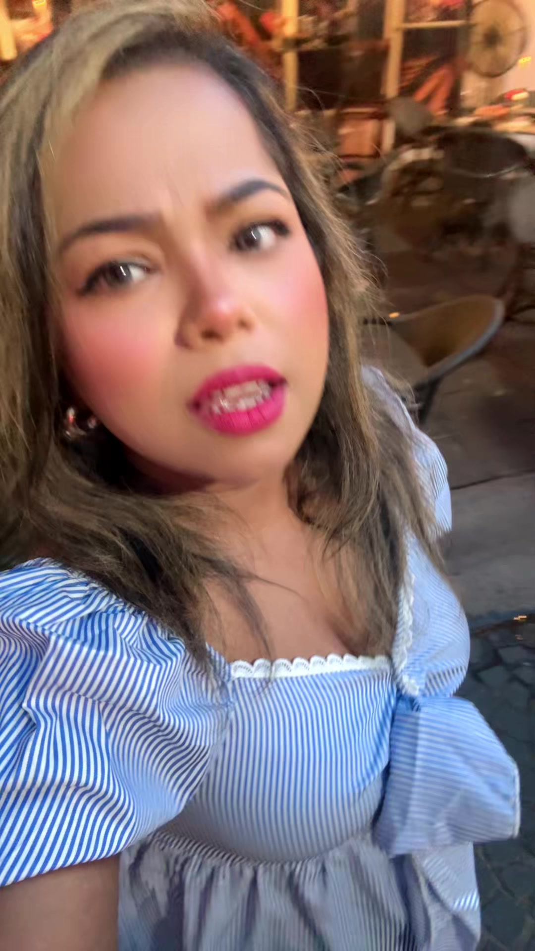 @Dona_