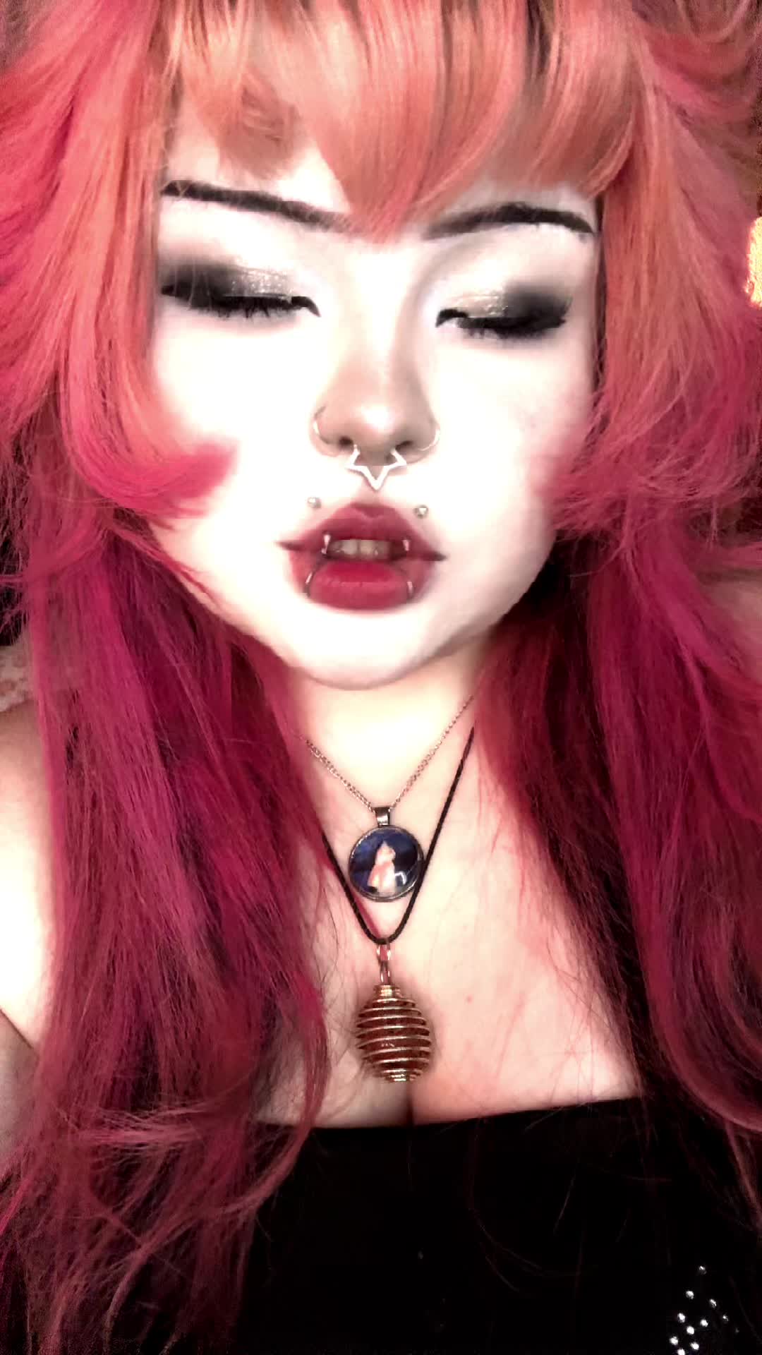 @peacharrows
