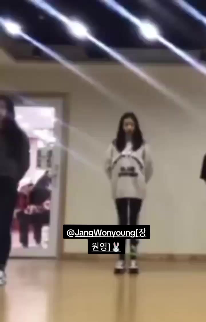 @Jang Wonyoung [장원영] 🐰