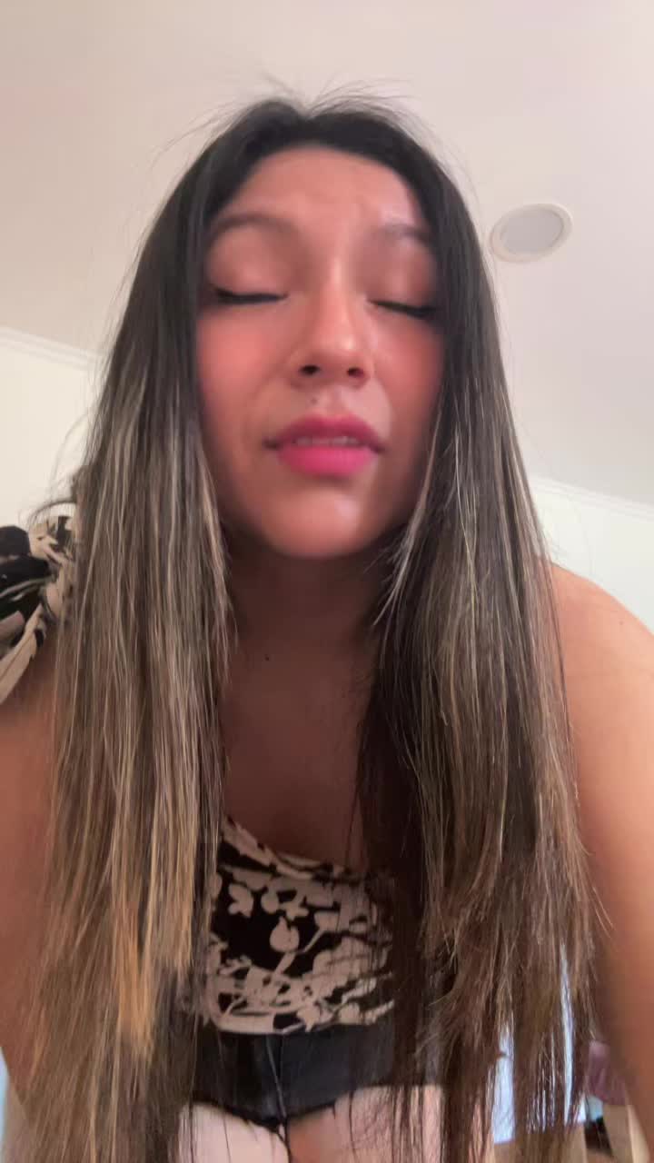 @๐บ๐๐ซ๐๐ญ๐ญ๐ฒ ๐ ๐ข๐ซ๐ฅโก๐