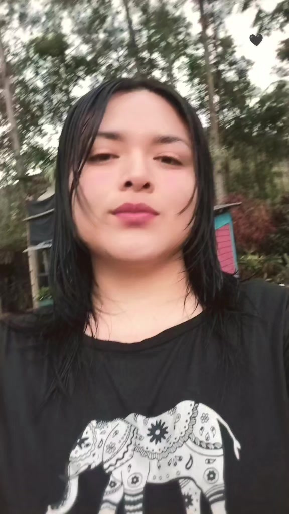 @fiorela🩷🧡