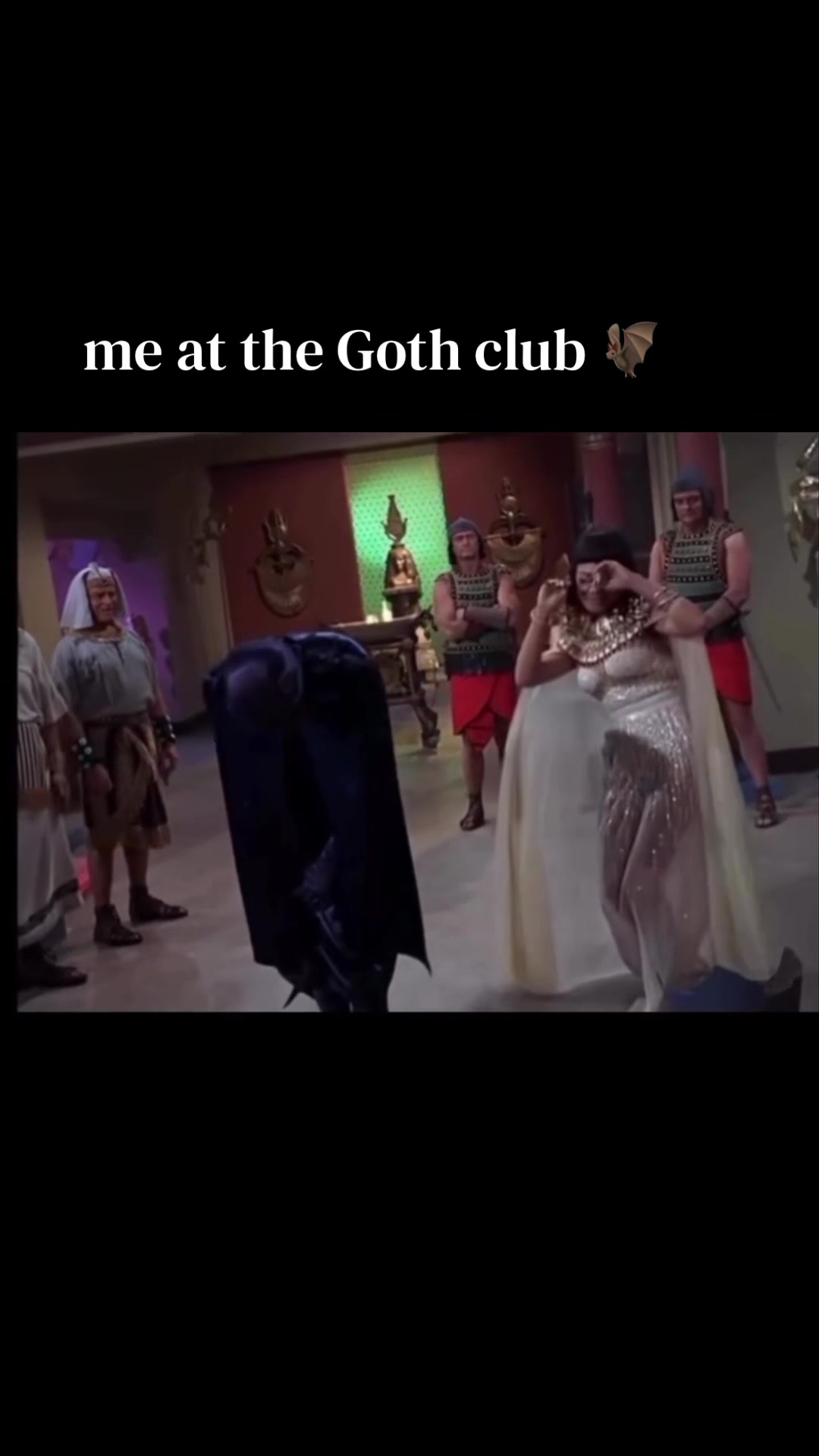 @JustaGothMama 🖤🦇