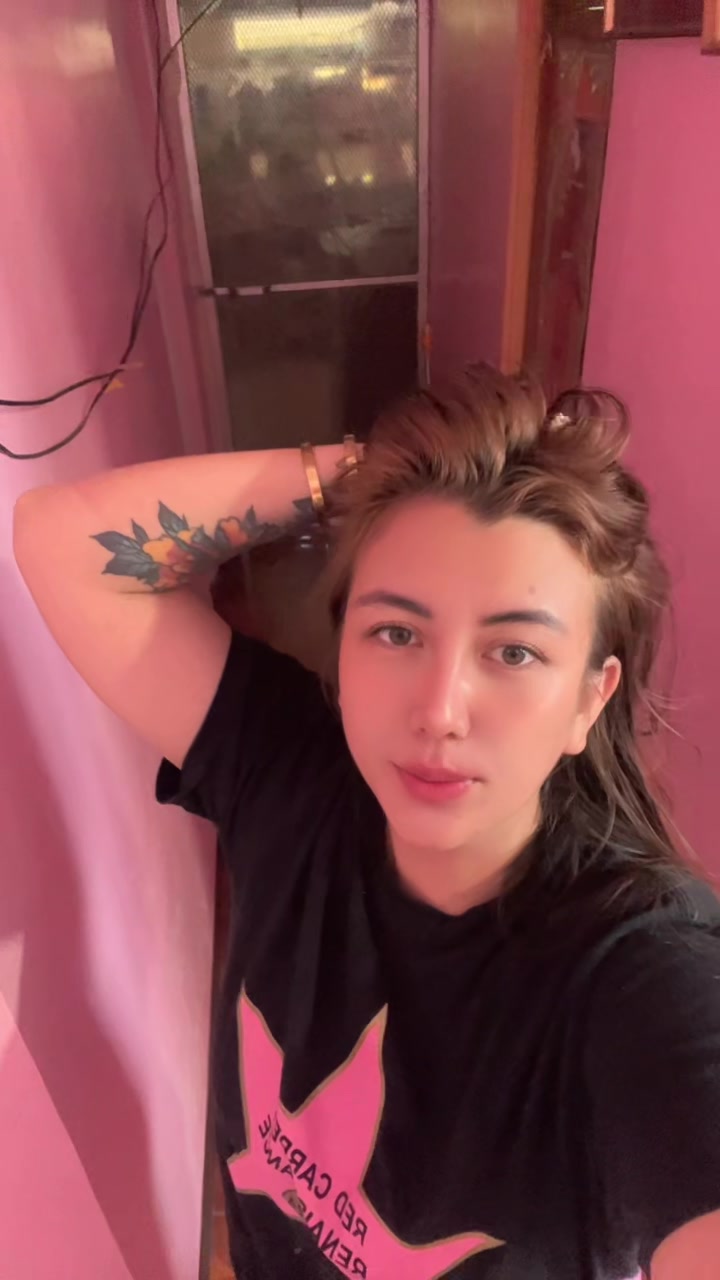 @Jeannni