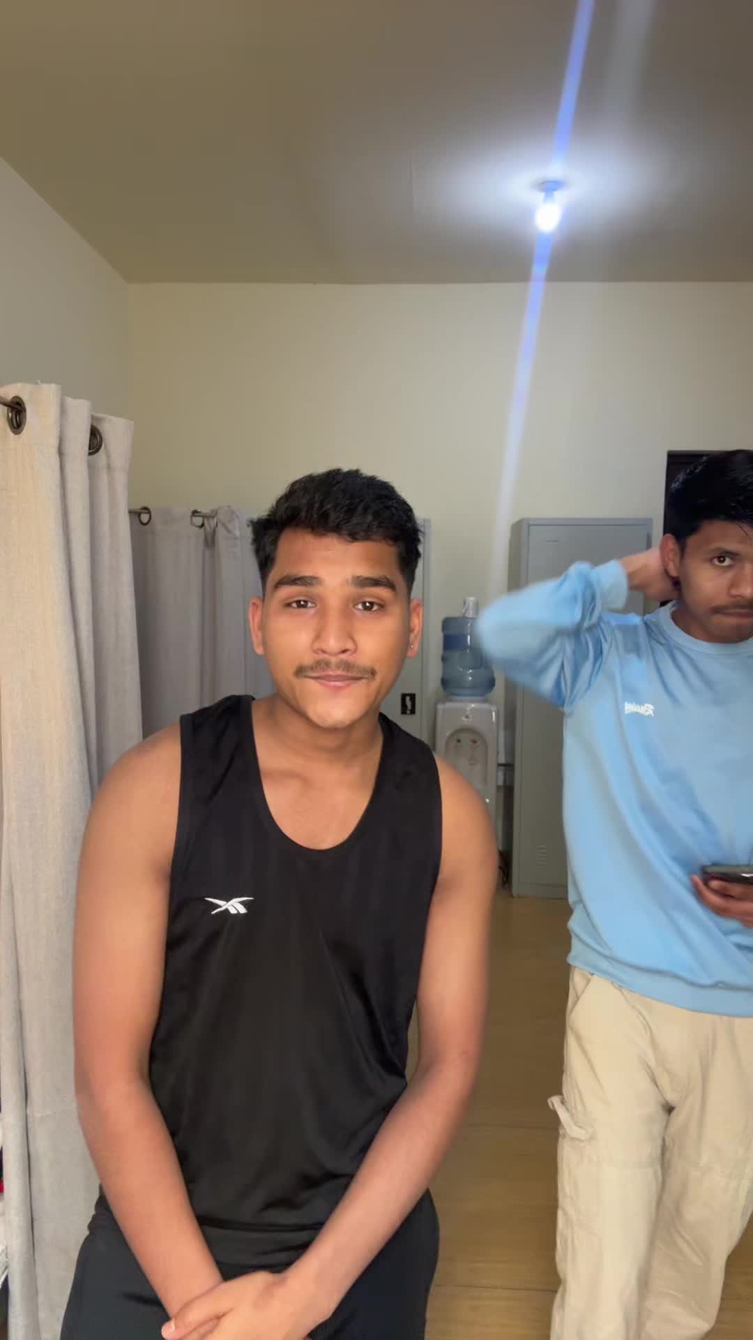 @AVIE 🦹