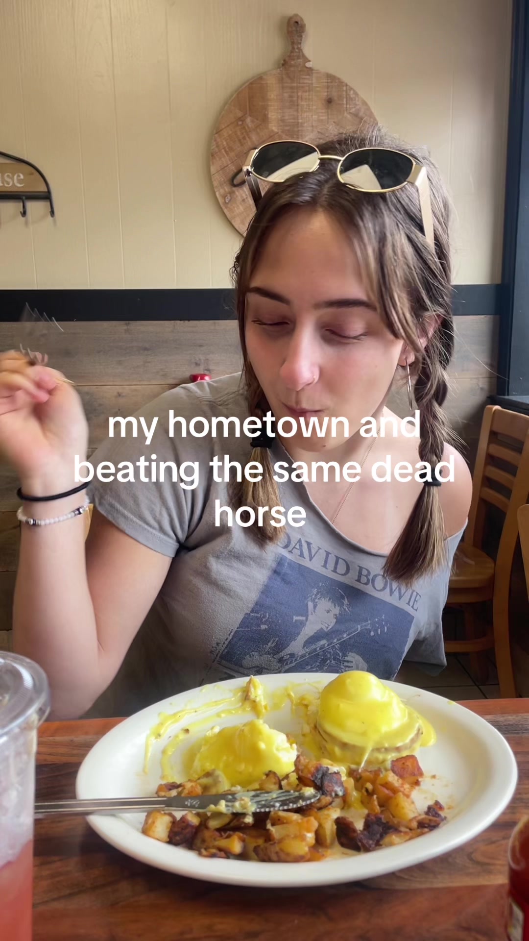 @Khloee