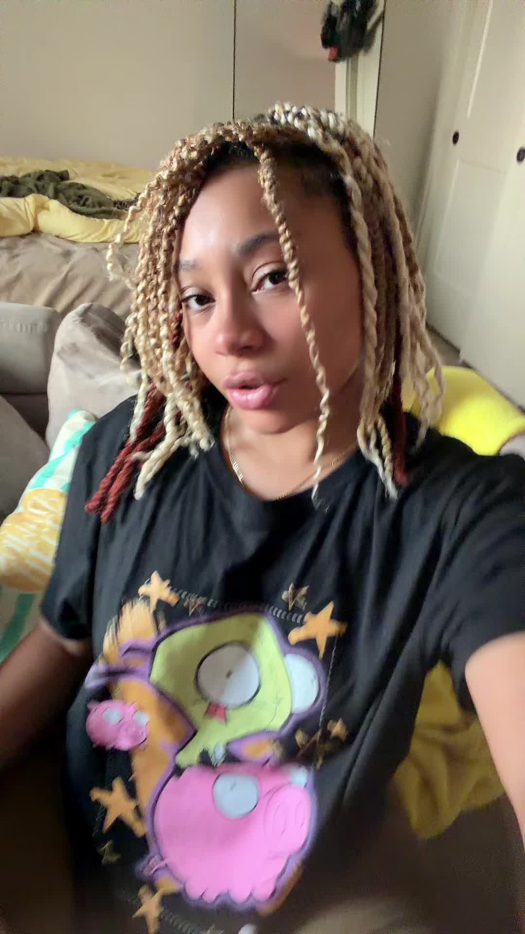 @MonieMo