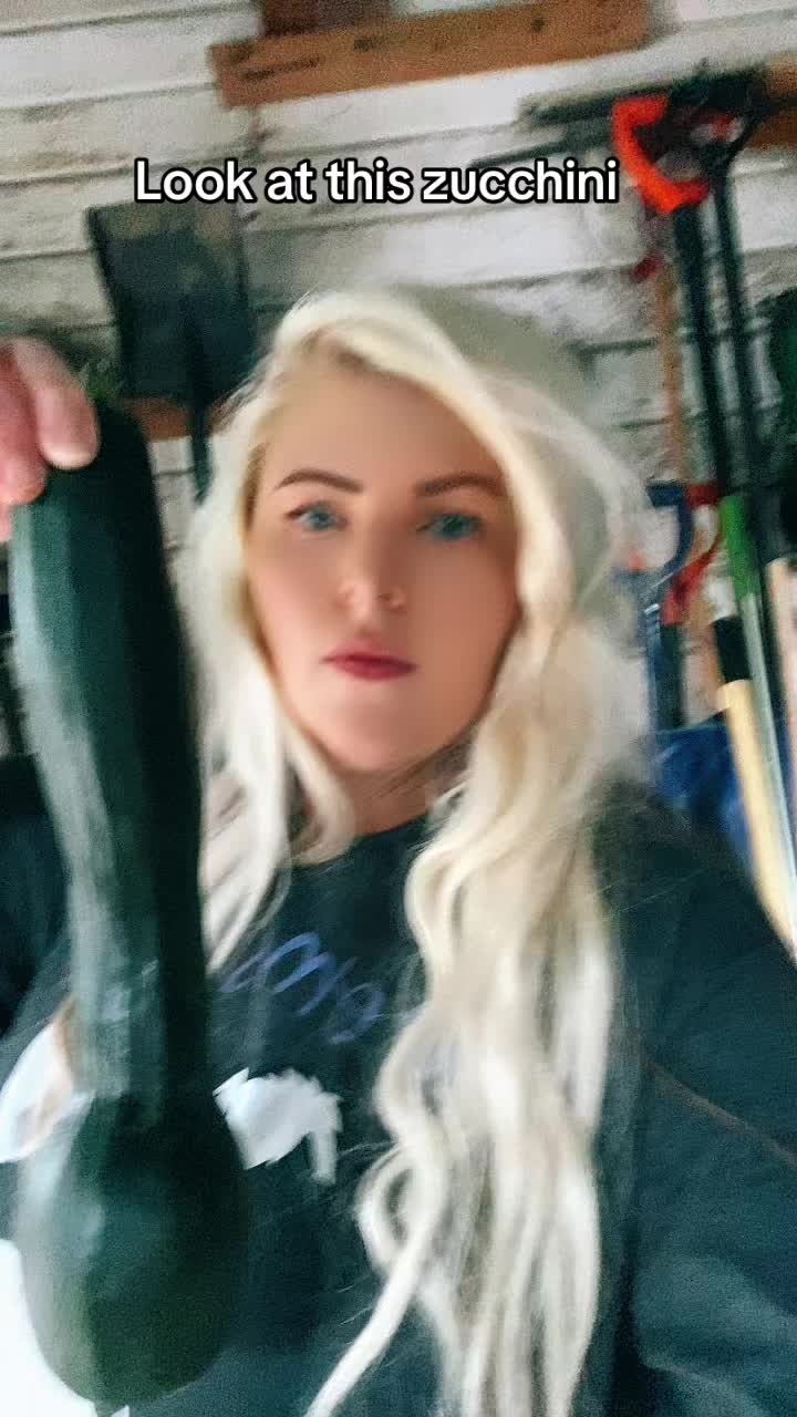@JennJustCluckinAround