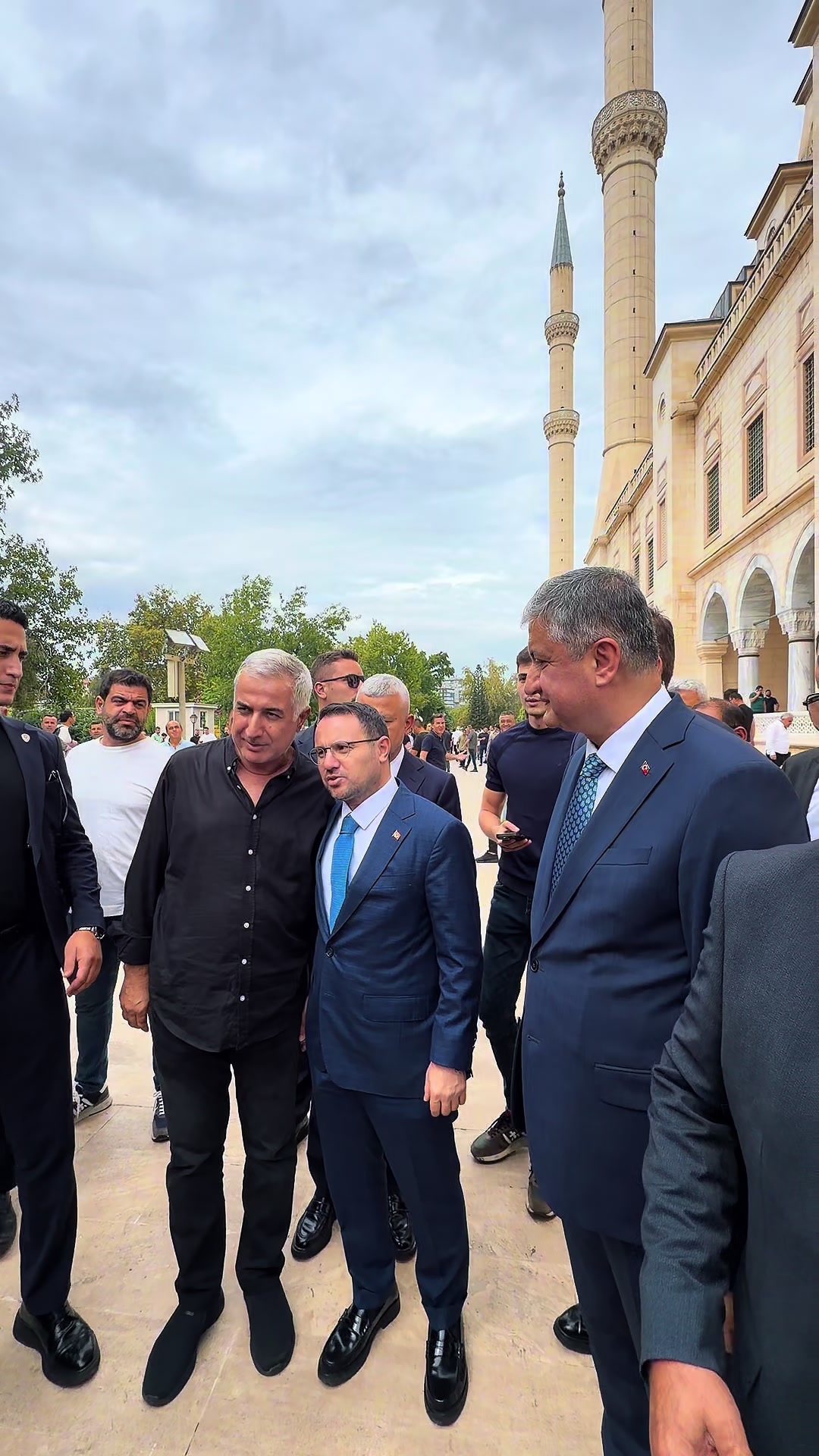 @Bizadanaliyik