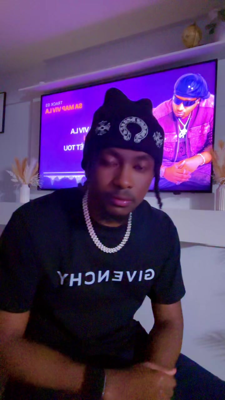 @Young🦅👑