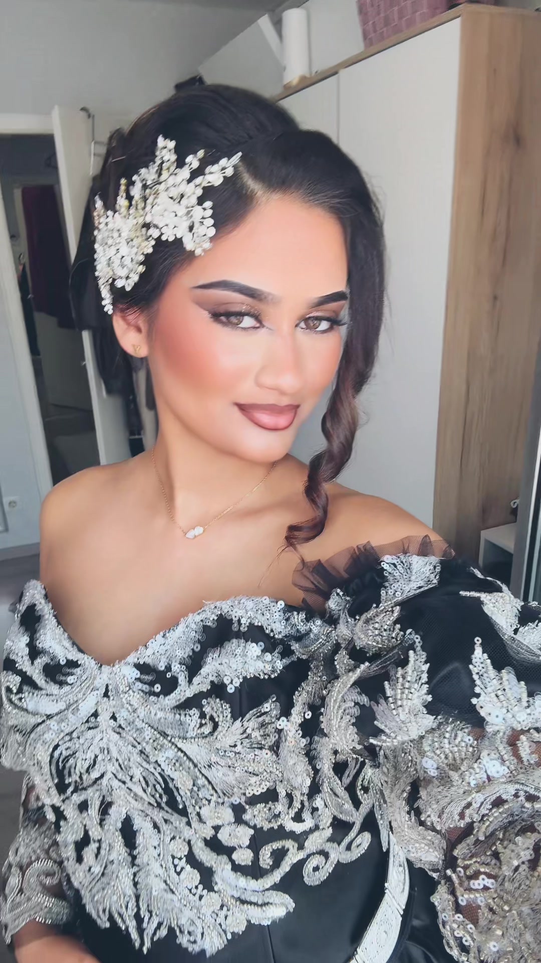 @𝐸🌺