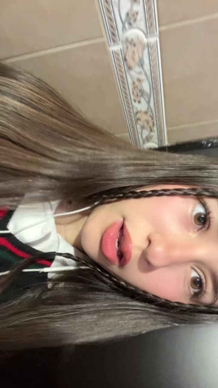 @vanecuab_
