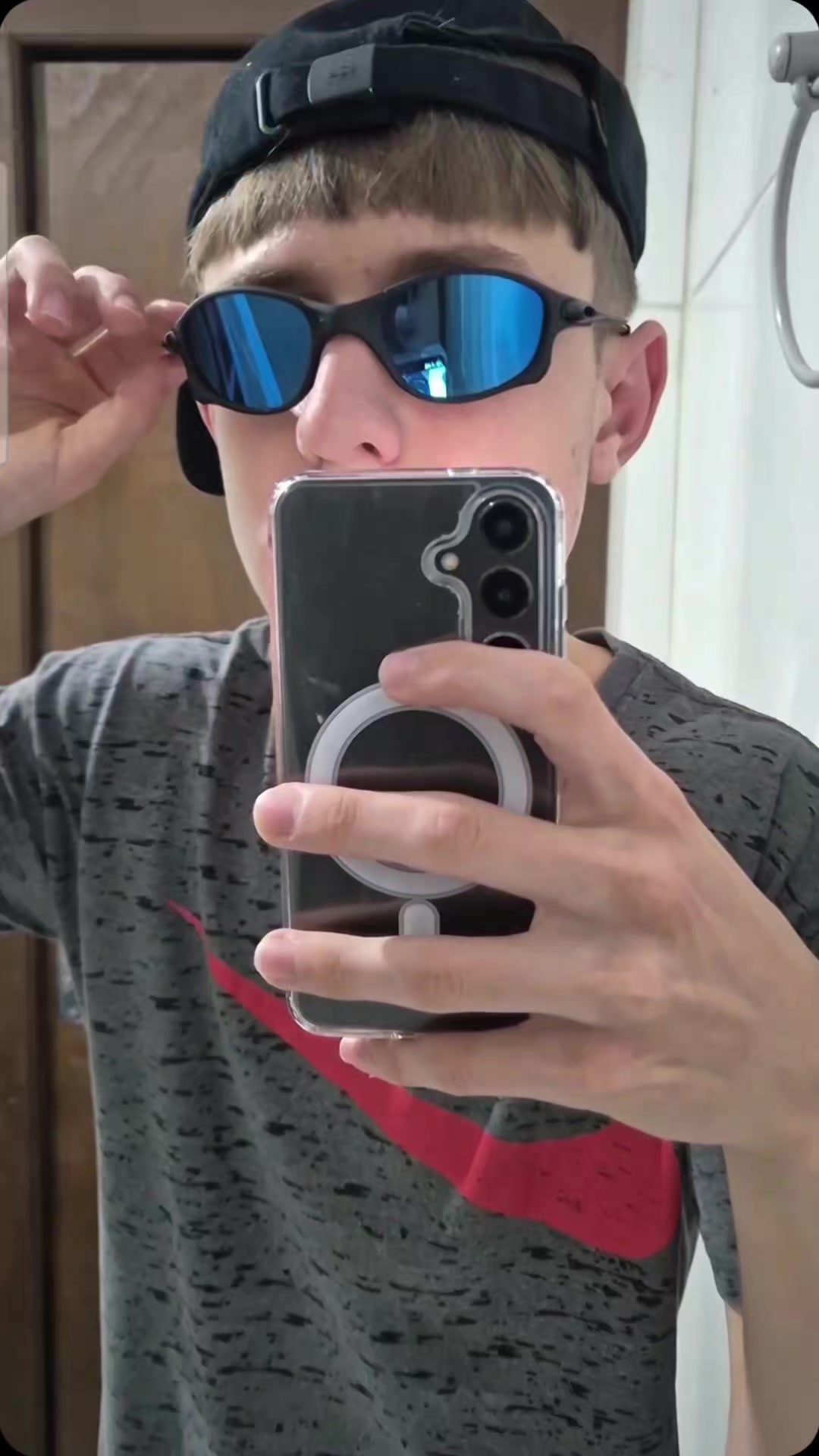@F🥇