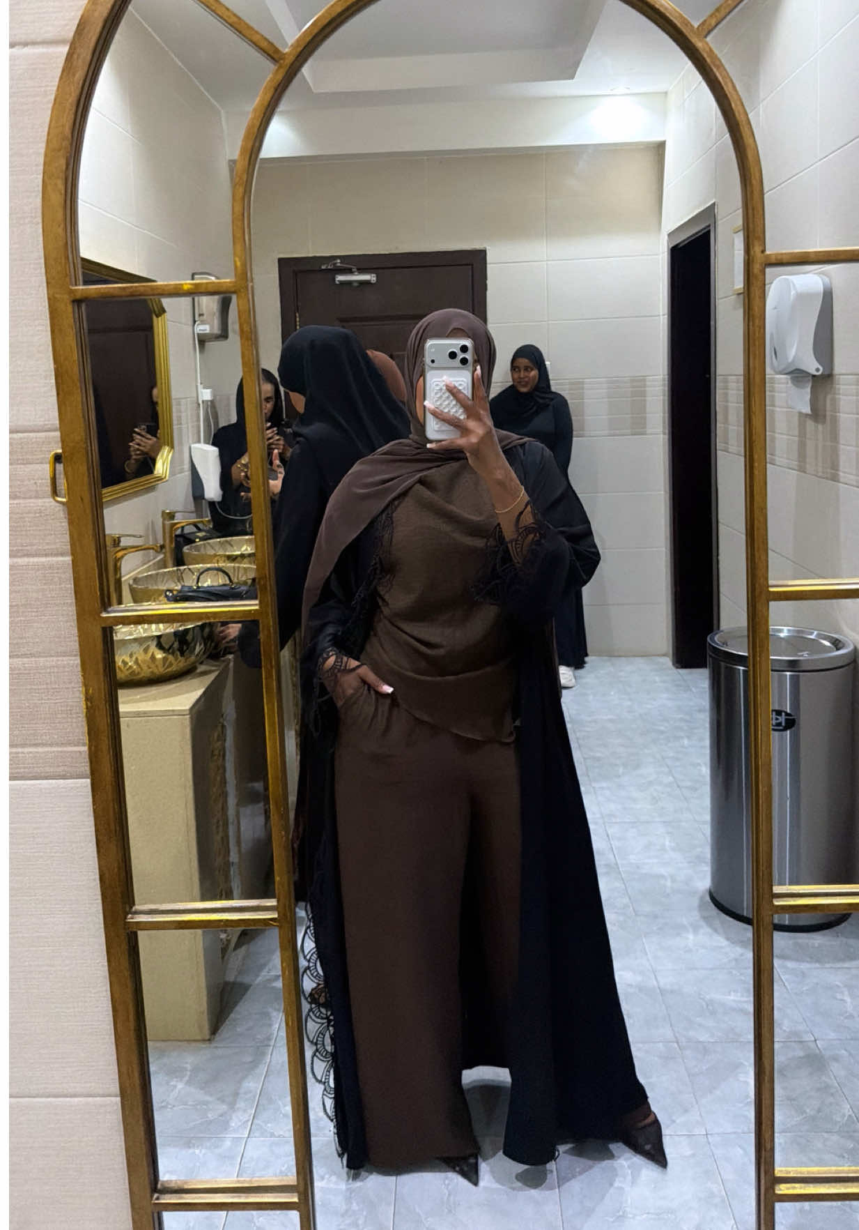 @nadiraxali