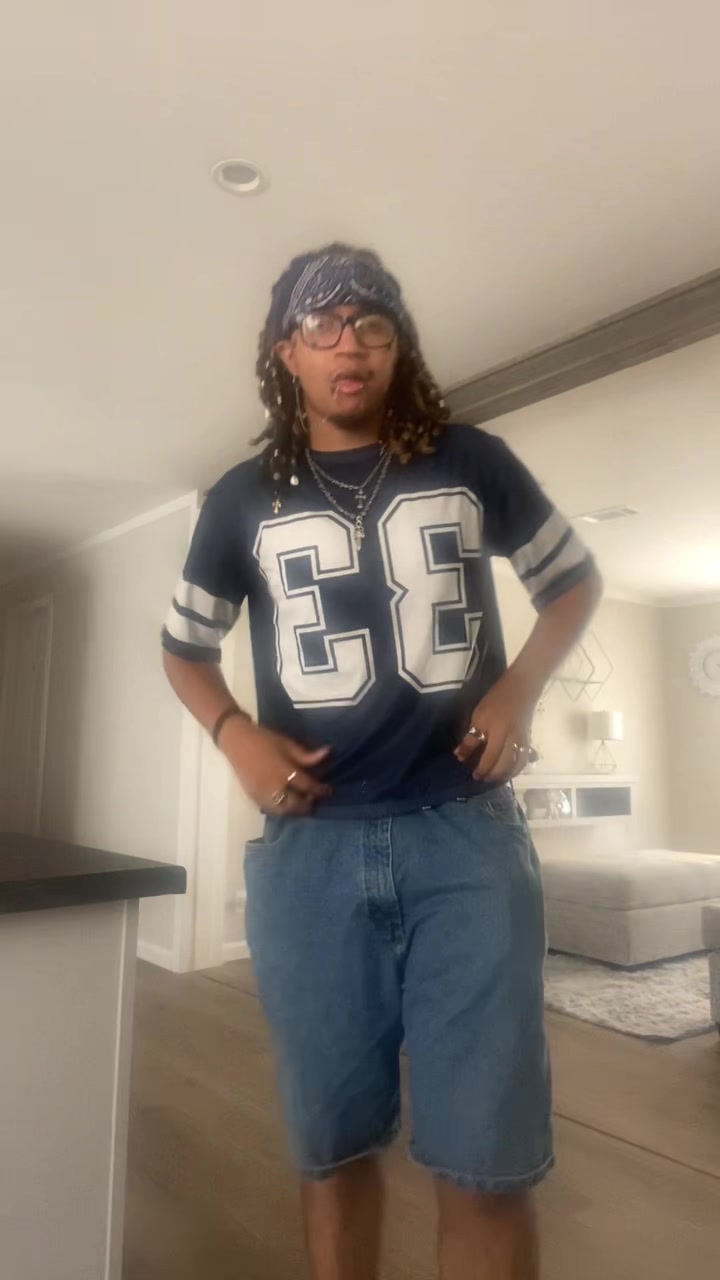 @whoz_twistann