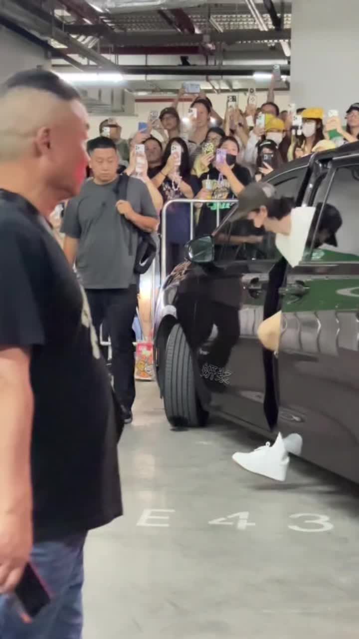 @𝑴𝑶𝑶𝑻𝑶𝑰 王一博•𝒀𝑰𝑩𝑶𝟖𝟓
