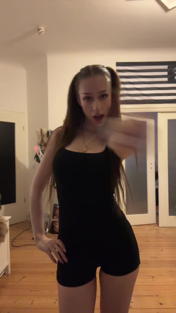 @hellcazlookneon