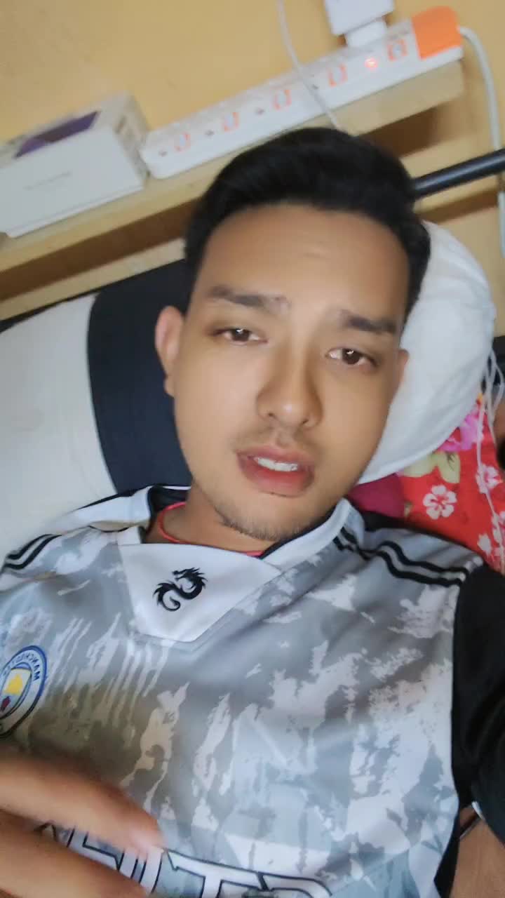@🇲🇲K M T🇲🇾(တပ်ကုန်းသားလေး)