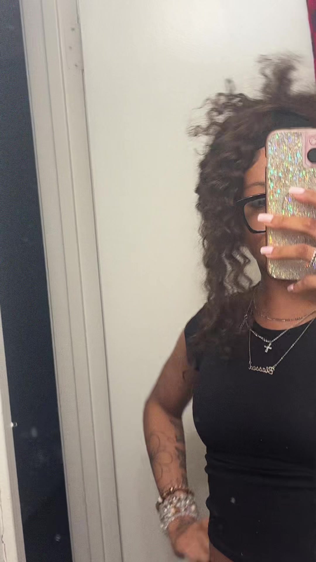 @_ms.h0lly_wood