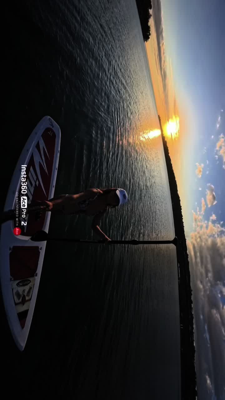 @•