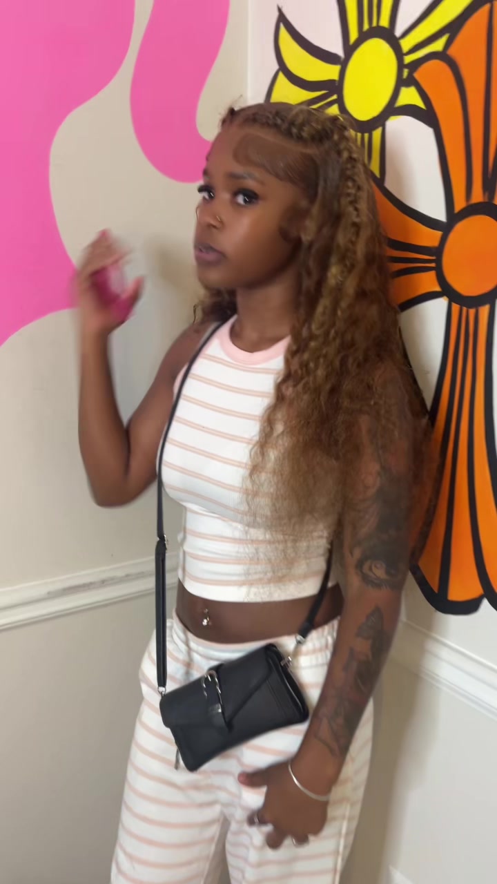 @Niasimoneee
