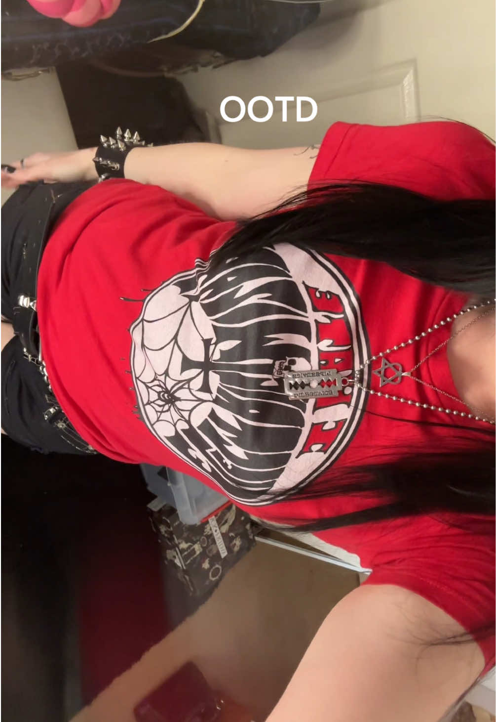 @Emily🦇🖤